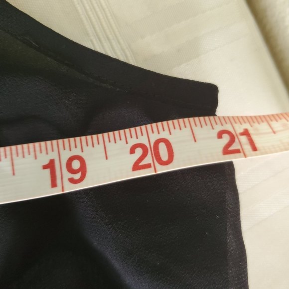 𝅺Nicole by Nicole Miller Black tiered ruffle sleevesless tank top-Size Large - Picture 8 of 8